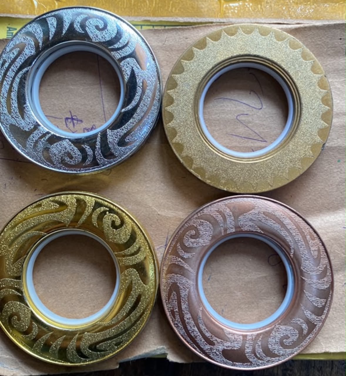 Decorative curtain rings