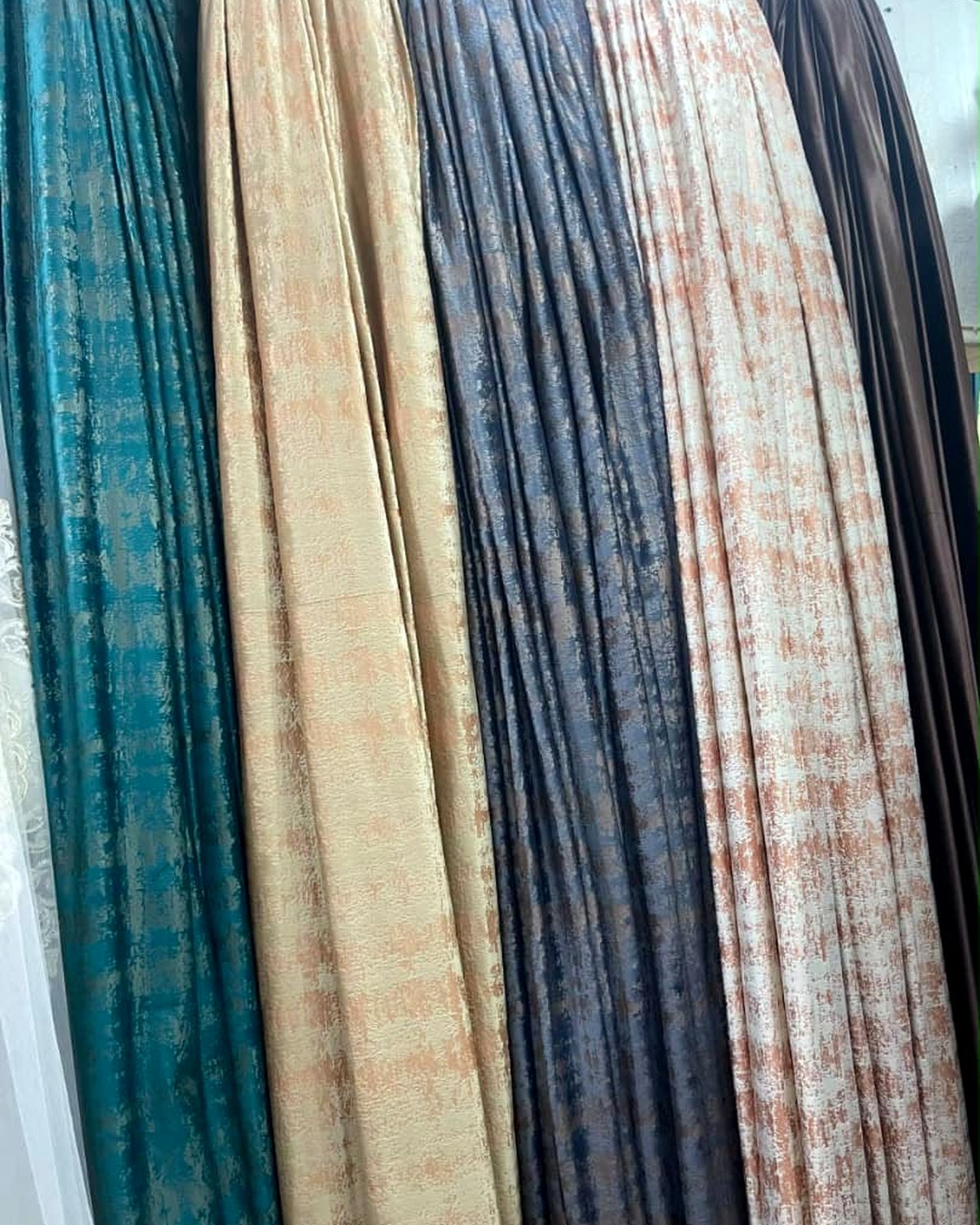 Velvet Hanging Set — Teal to Blush