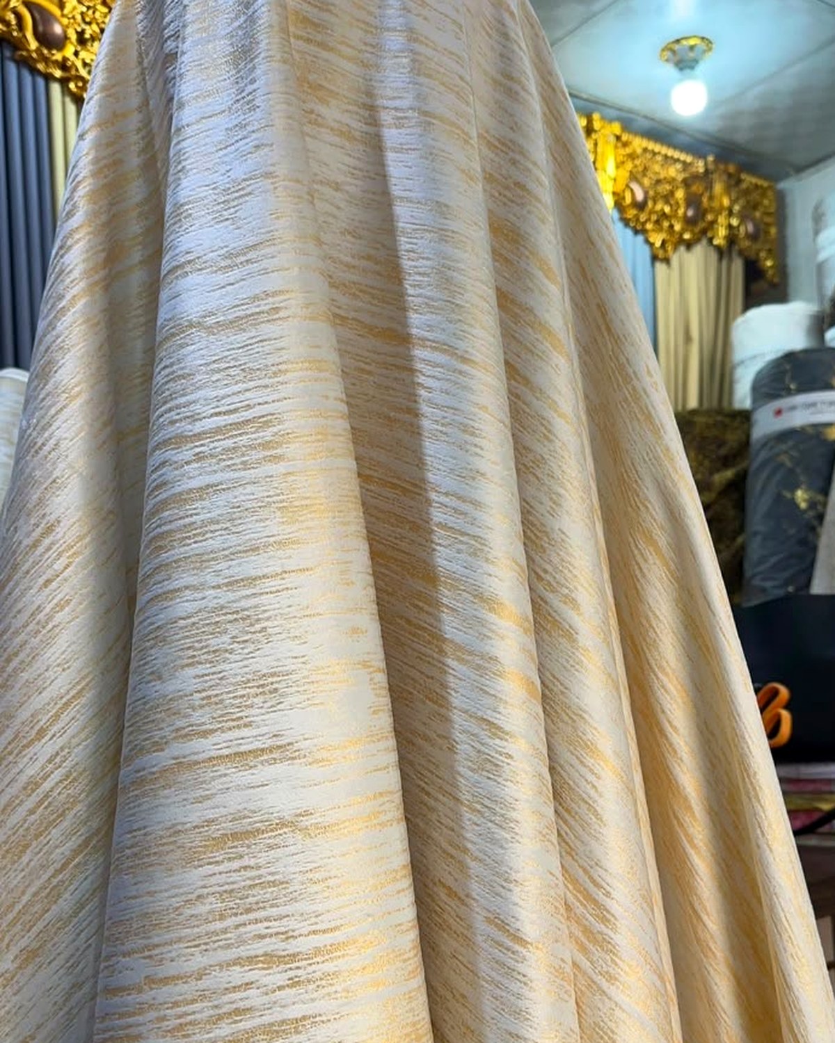 Ivory Gold Strié