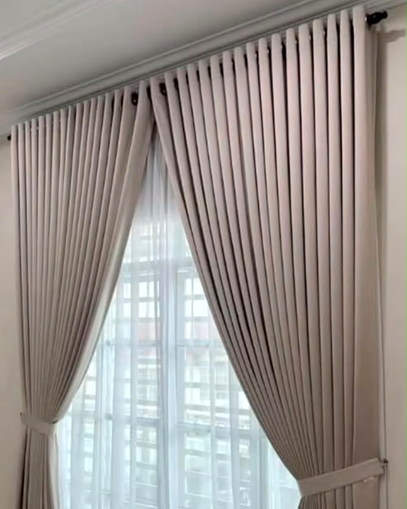 Wide eyelet over balcony sheers