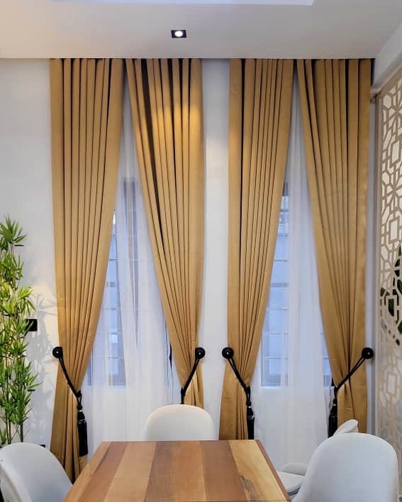 Champagne panels, dining room